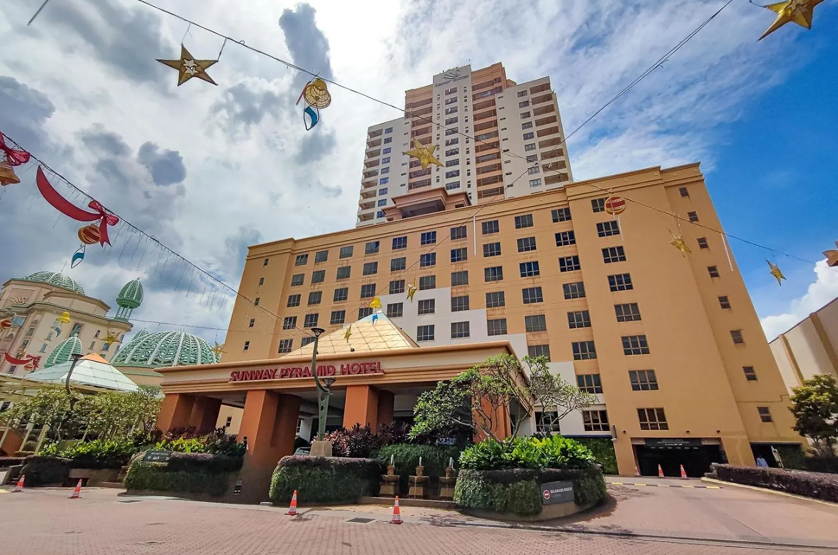 Sunway Resort Suite #29 1- 6Paxs Sunway Lagoon Pyramid Petaling Jaya Malaysia